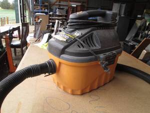 Ridgid 4-gallon 5hp Shop-Vac with c...