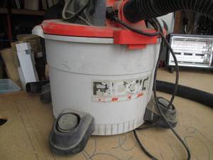Ridgid 9-gallon Shop-Vac on wheels ...