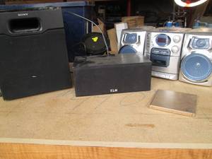 Boombox with detachable speakers, K...