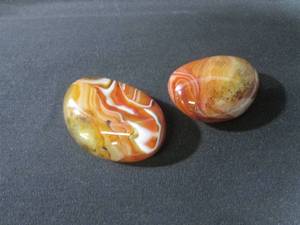 lot 39 image: (FS) 2 - 2 Tumbled Banded Agates...