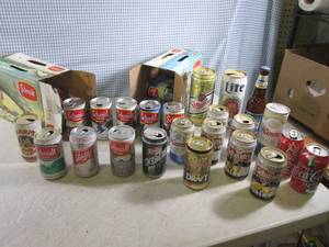 lot 44 image: (RM2) Assorted Vintage Beer Cans...
