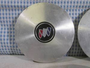 lot 45 image: (BS) Set of 5 Buick Center Cap Hub ...