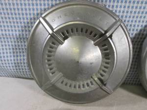 lot 47 image: (CS) Set of 4 Vintage Chevrolet Hub...