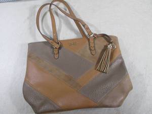 lot 75 image: (CSB) Jessica Simpson Purse ...
