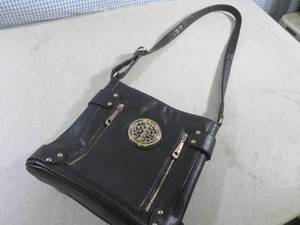 lot 77 image: (CSB) Black Purse...