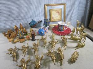 lot 83 image: (RM1) Assorted Decor...
