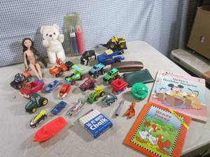 lot 87 image: (BS) Assorted Kids Toys...