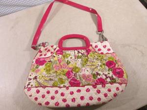 lot 102 image: (F-2) Vera Bradley BagPurse...