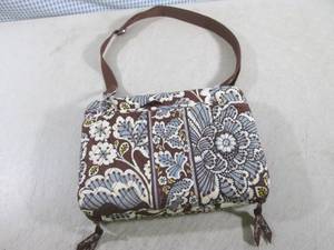 lot 104 image: (CSB) Vera Bradley Small Laptop Tab...