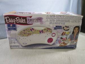 lot 171 image: (RM3) Easy-Bake Ultimate Oven...