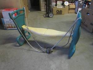 lot 177 image: (BR1) Kids Glider Swing...
