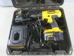 lot 207 image: (F-1) Dewalt 14.4V Cordless Drill w...