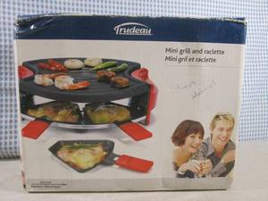 lot 225 image: (CS) Mini Grill and Raclette...