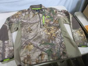lot 264 image: (BSB) Under Armour Cold Gear Real T...