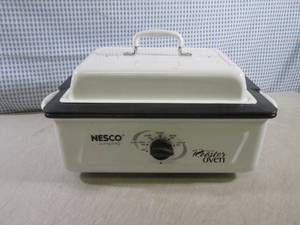 lot 272 image: (RM1) Nesco 5 Qt Roaster Oven...