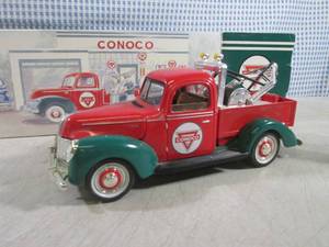 lot 297 image: (C-4) Conoco 1940 Ford Tow Truck Ba...