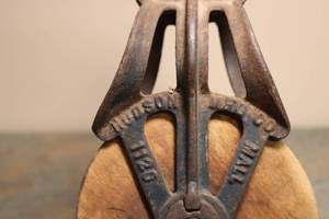 lot 14 image: Wood Pulley