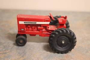 lot 31 image: Toy Tractor