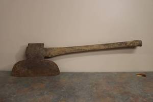 lot 36 image: Antique Broad Axe