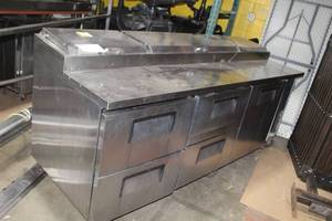 lot 22 image: True Manufacturing Co Commercial Electric Cooler Cabinet