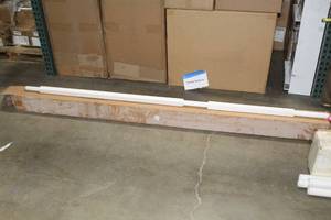 lot 98 image: Lot of (4) Maintenance Engineering Premiera 8 F96T-12AWIS Light Bulbs