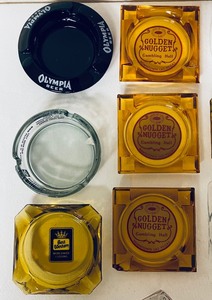 lot 54 image: Variety of Vintage Ashtrays