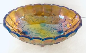 lot 50 image: Vintage Carnival Glass Serving Bowl