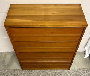 lot 72 image: Darling Vintage Dresser