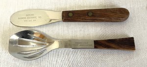 lot 113 image: Vintage Serving Utensils with Advertising