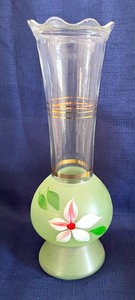 lot 213 image: Vintage Floral Glassware Items