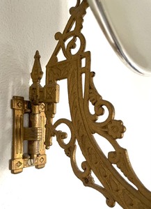 lot 227 image: Vintage Cast Iron Wall Mount Oil Lamp