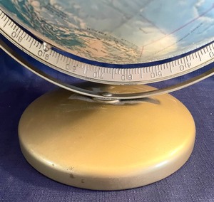 lot 240 image: Vintage Globe