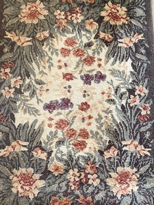lot 269 image: Petite Floral Rug by Shaw Rugs