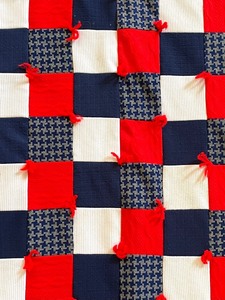 lot 365 image: Patriotic Vintage Quilt