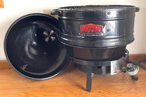 lot 375 image: Masterbuilt Portable 7 in 1 Smoker Grill & Outdoor Cooker with Manual