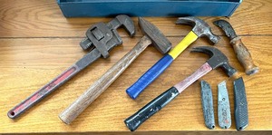 lot 374 image: Metal Tool Box with Tools