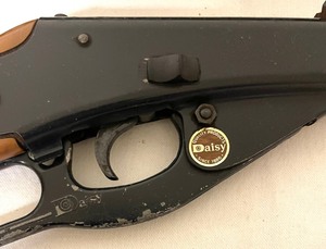 lot 383 image: Daisy and Pumpmaster BB Guns