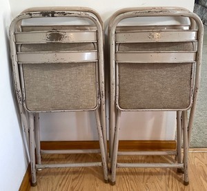 lot 418 image: 4 Vintage Folding Chiars