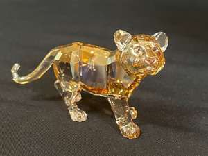 lot 345 image: Swarovski Collectors Society Tiger Figurine