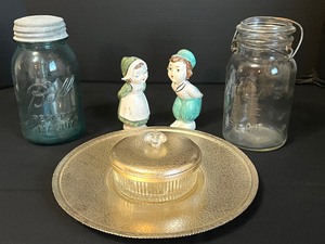 lot 195 image: Fun Vintage Things