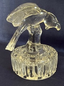 lot 169 image: Cambridge Glass Vintage Bird Figurine Floral Frog