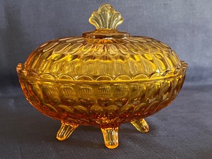 lot 172 image: Vintage Indiana Glass Amber Thumbprint Colonial Oval Covered Dish