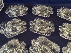 lot 157 image: Vintage Cambridge Caprice Footed Bowl and 12 Divided Nut Bowls