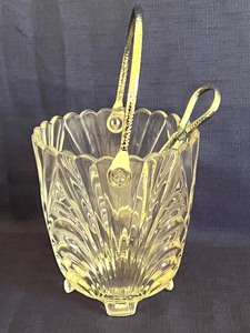 lot 163 image: Cambridge Caprice Four Toed Ice Bucket