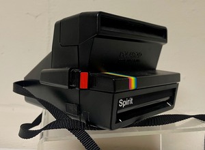 lot 130 image: Spirit Polaroid 600 Land Camera
