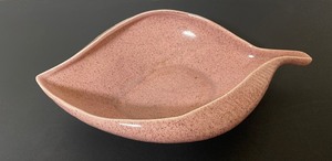 lot 281 image: Pretty Pink Redwing Dish