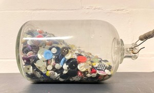 lot 282 image: Jug with a Variety of Vintage Buttons