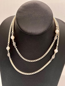 lot 27 image: Michael Dawkins Sterling and Freshwater Pearl Necklace
