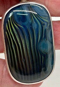 lot 39 image: Stunning Artisan Art Glass Pendant by Charles Albert
