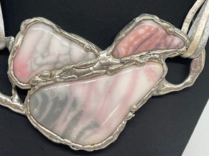 lot 121 image: Artisan Created Art Glass Pendant Necklace
